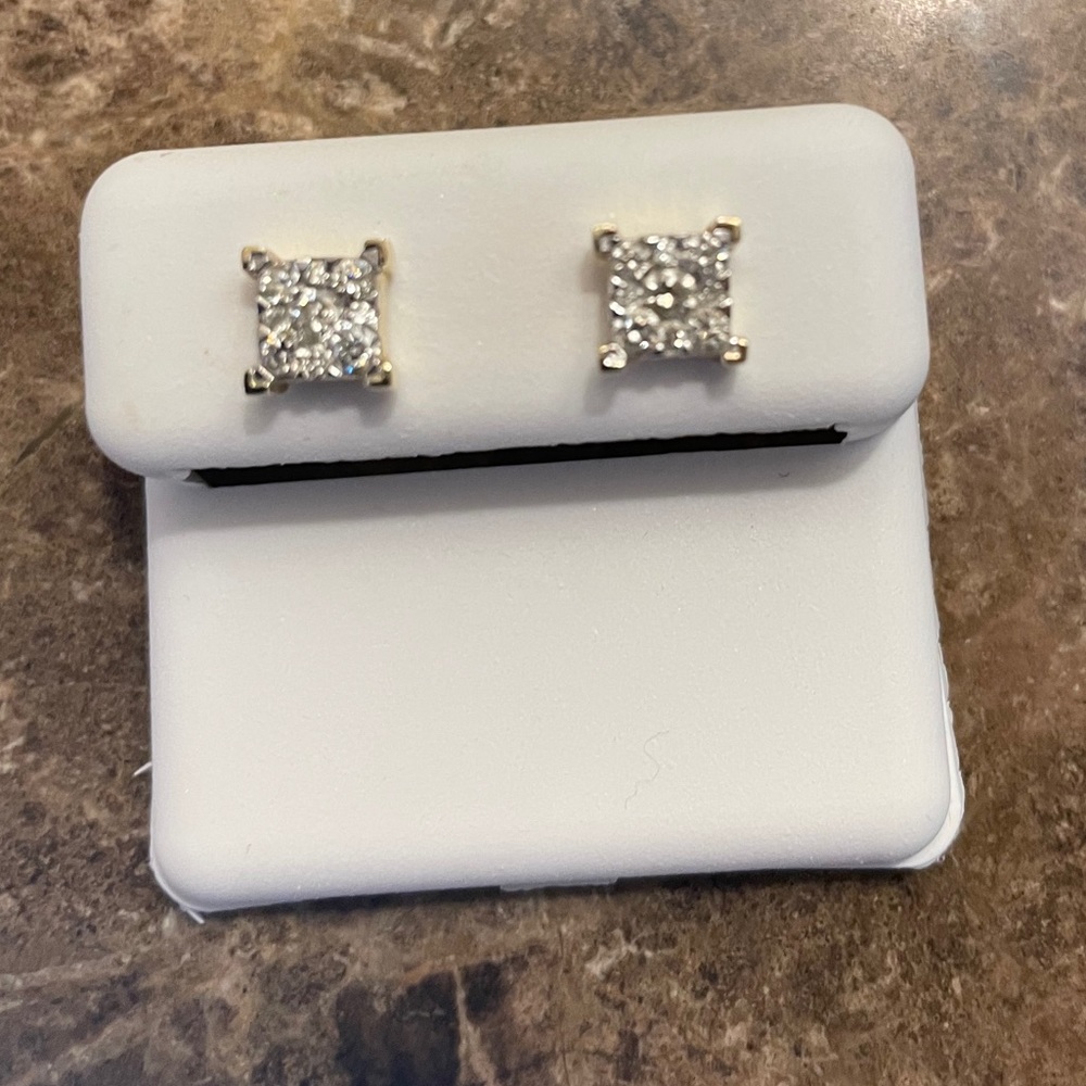 14K Yellow Gold Diamond Stud Earrings Screw Backs